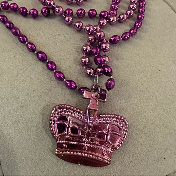 🎁 Bundle 4 Free! Mardi Gras Bead Bundle Gold, Purple, Silver - Picture 5 of 9